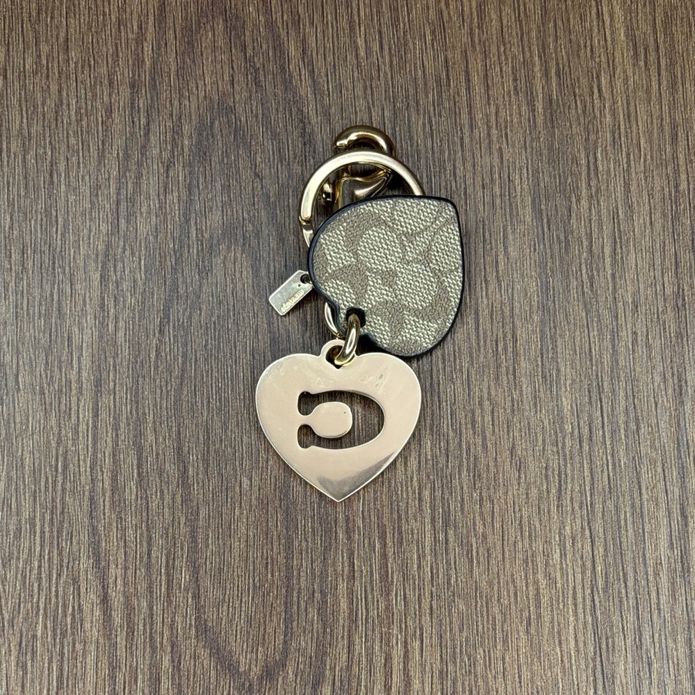 Coach 91478 Signature Heart Keychain Bag Charm Gold C Logo Y2K Vintage - Picture 4 of 5